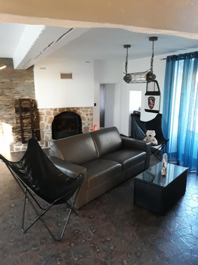Chambre Double Au Calme Proche Puy Du Fo Apartment Le Boupere Luaran gambar