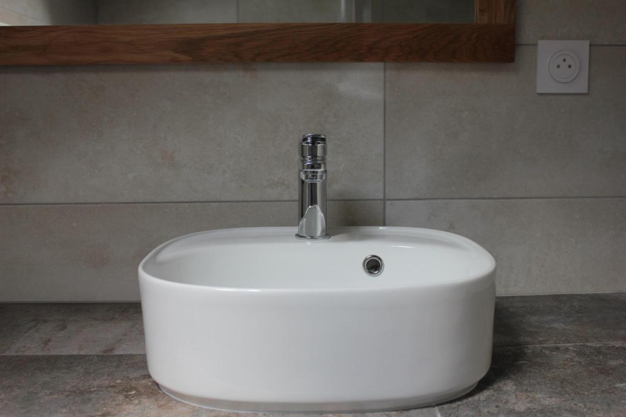 Chambre Double Au Calme Proche Puy Du Fo Apartment Le Boupere Luaran gambar